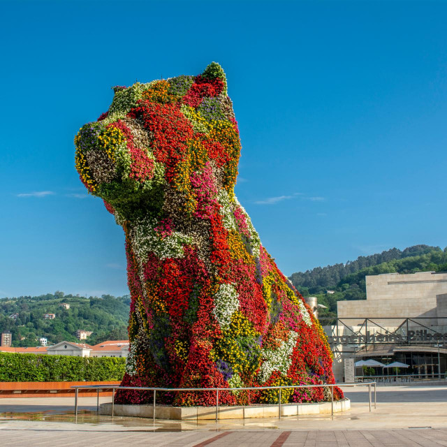 &lt;p&gt;Skulptura psa Jeffa Koonsa u muzeju Guggenheim u Bilbaou&lt;/p&gt;
